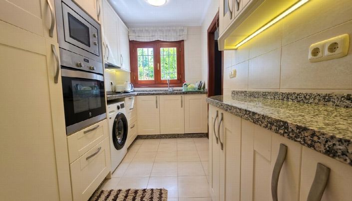 Image No.6-2 Bed Villa for sale