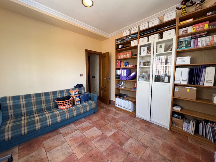 Image No.29-6 Bed Villa for sale
