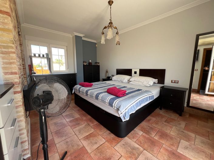 Image No.34-6 Bed Villa for sale