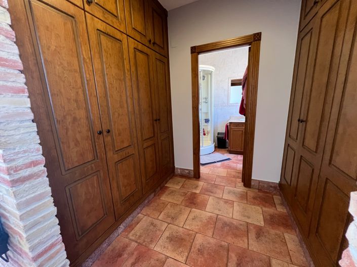 Image No.38-6 Bed Villa for sale