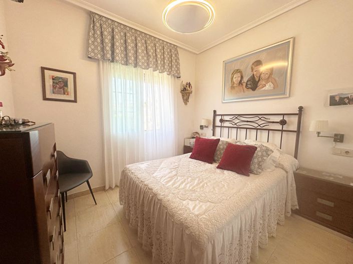 Image No.12-2 Bed Bungalow for sale
