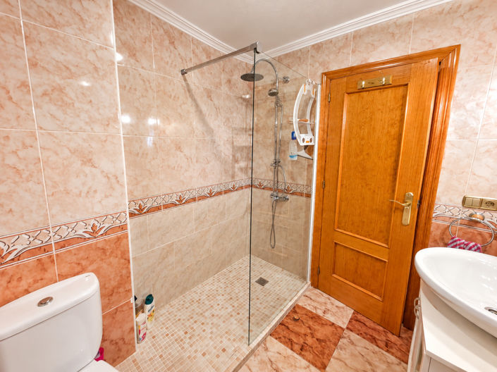 Image No.20-2 Bed Apartment for sale