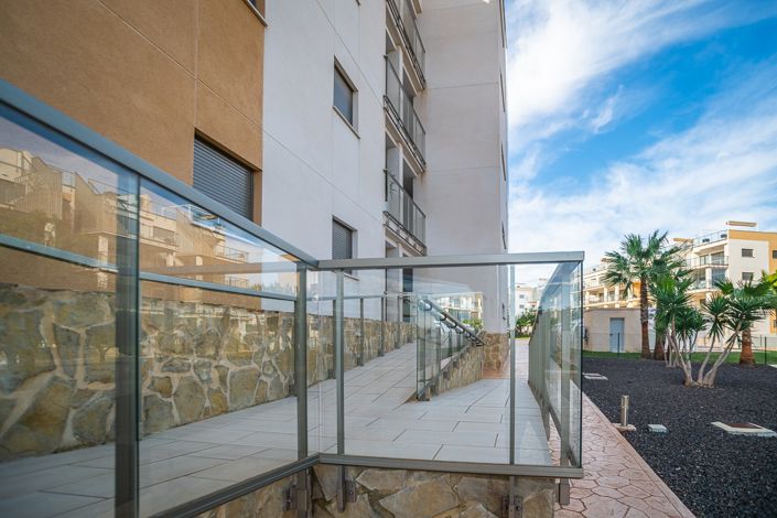 Image No.29-3 Bed Apartment for sale