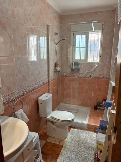 Image No.16-2 Bed House for sale