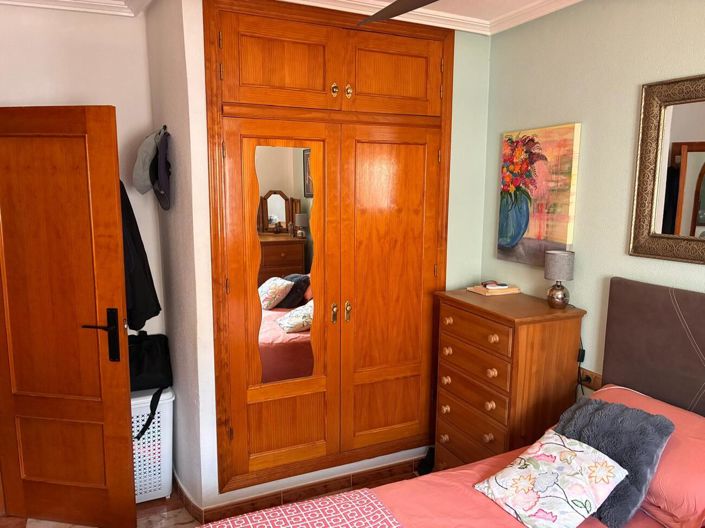 Image No.21-2 Bed House for sale