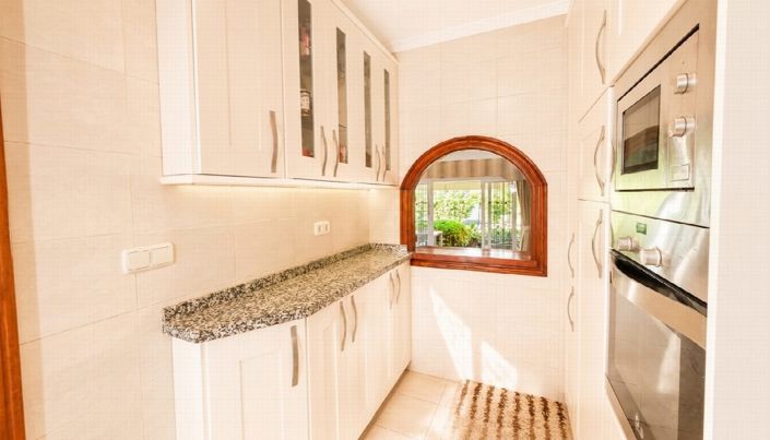 Image No.10-2 Bed House for sale
