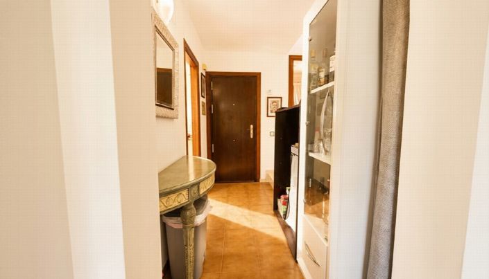 Image No.12-2 Bed House for sale