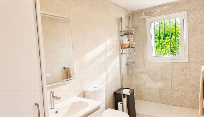 Image No.17-2 Bed House for sale