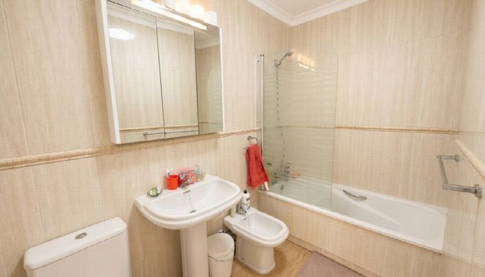 Image No.25-2 Bed House for sale