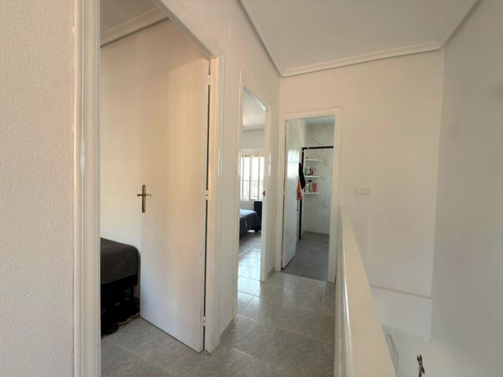 Image No.12-2 Bed House for sale