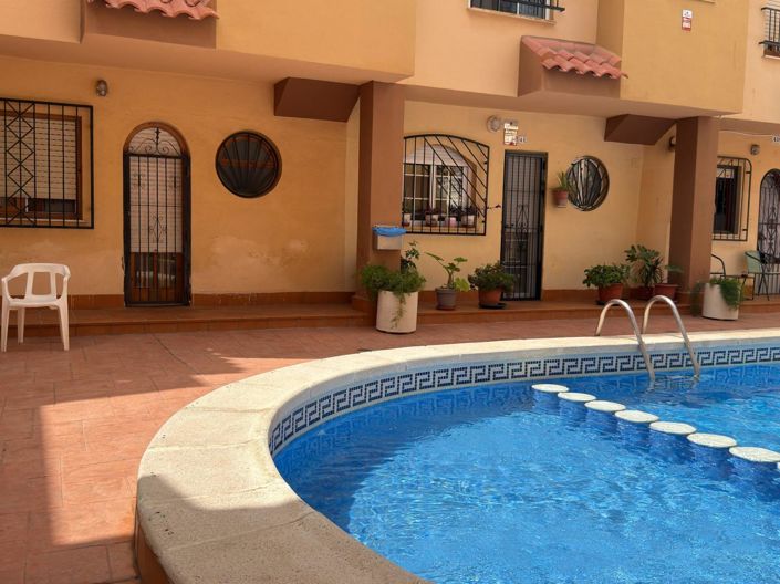 Image No.18-2 Bed House for sale