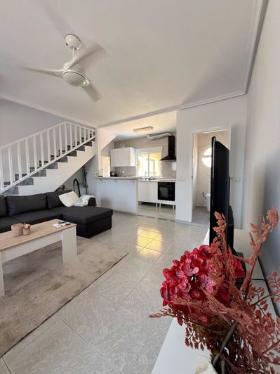 Image No.5-2 Bed House for sale