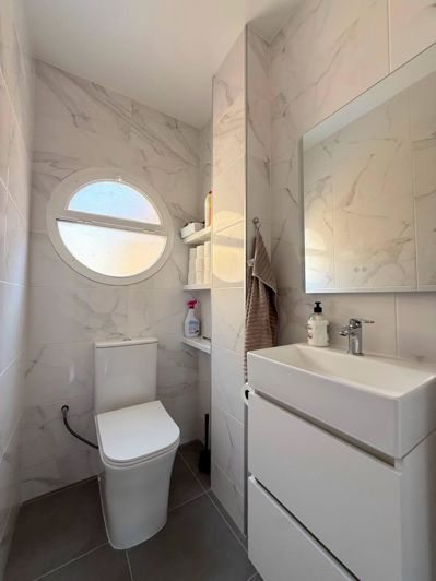 Image No.8-2 Bed House for sale