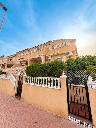 Image No.3-Maison de 2 chambres à vendre à Torrevieja