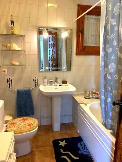 Image No.8-5 Bed House for sale