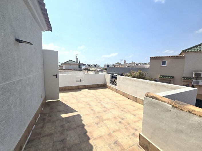 Image No.33-3 Bed Townhouse for sale