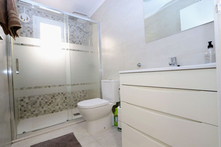 Image No.20-2 Bed Apartment for sale
