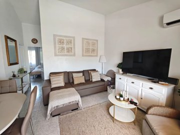 78657lomasgolfvillamartintopfloorapartment20
