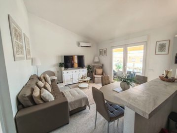 78657lomasgolfvillamartintopfloorapartment12