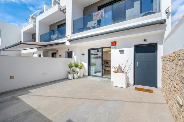 Image No.11-3 Bed House for sale
