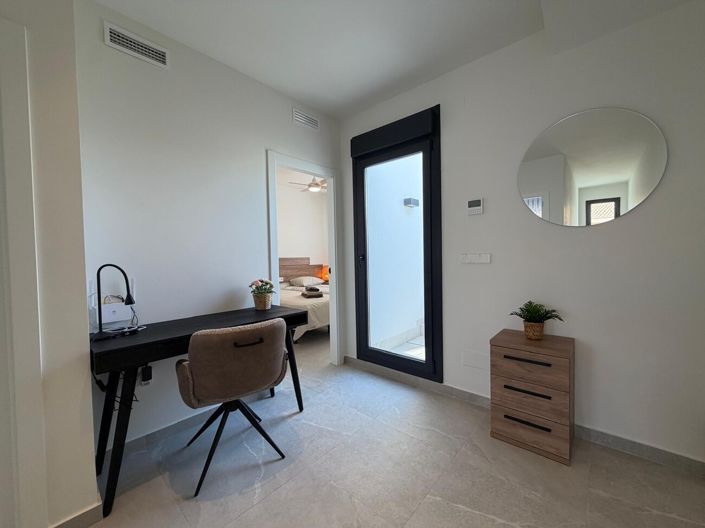 Image No.14-3 Bed Townhouse for sale