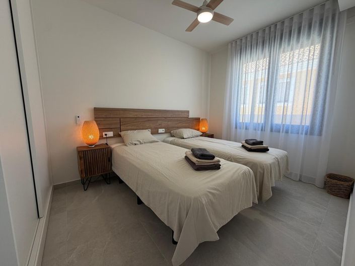 Image No.17-3 Bed Townhouse for sale