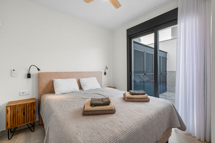 Image No.21-3 Bed House for sale