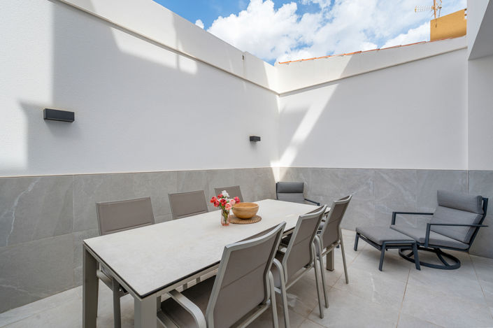 Image No.32-3 Bed House for sale