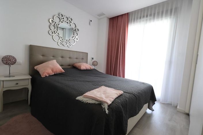 Image No.8-2 Bed Apartment for sale