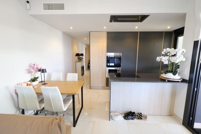Image No.3-3 Bed Apartment for sale