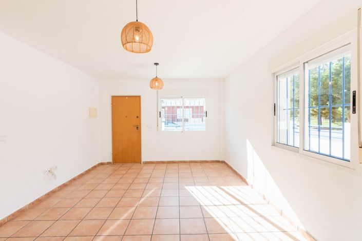 Image No.15-3 Bed Townhouse for sale
