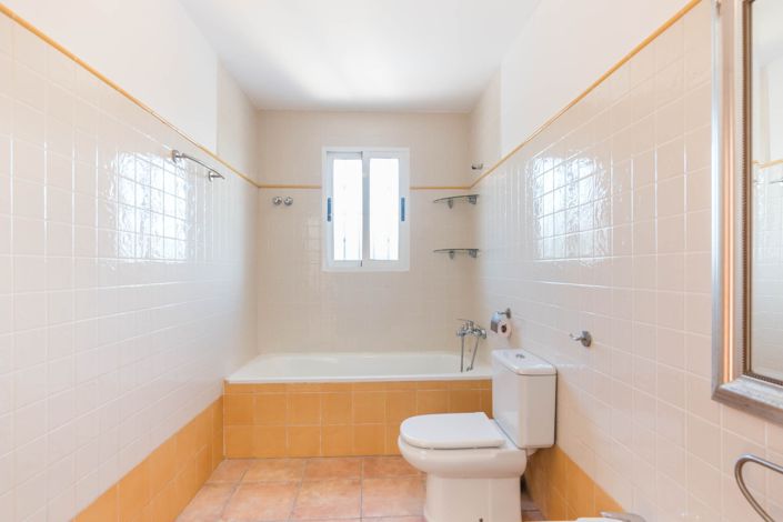 Image No.32-3 Bed Townhouse for sale