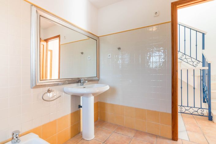 Image No.33-3 Bed Townhouse for sale
