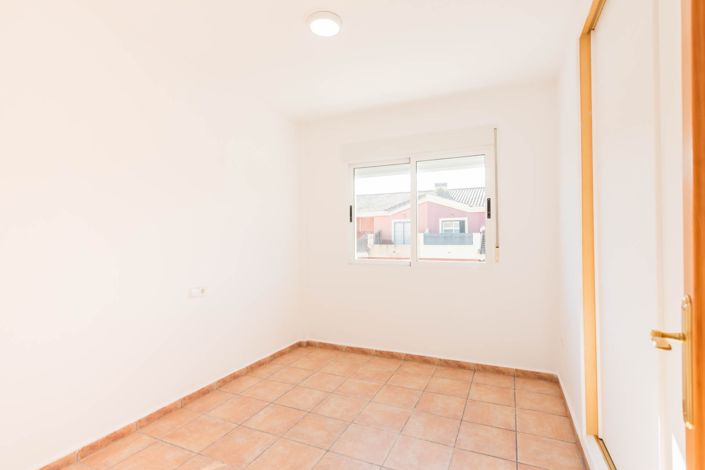 Image No.35-3 Bed Townhouse for sale