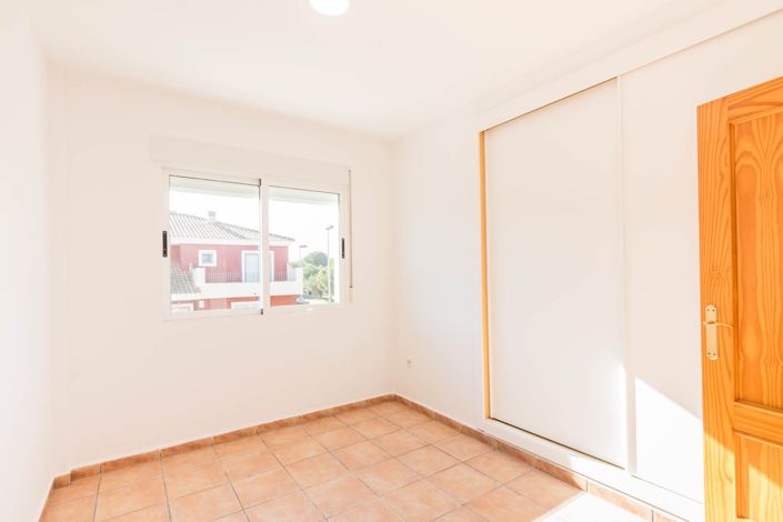 Image No.36-3 Bed Townhouse for sale