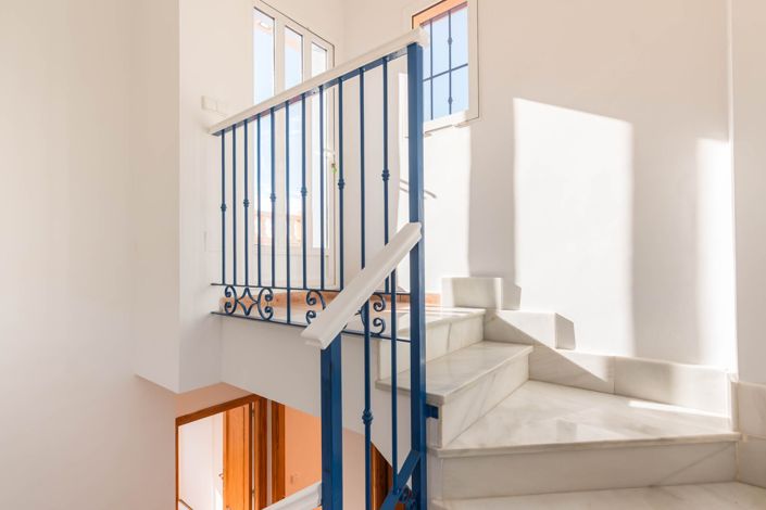 Image No.45-3 Bed Townhouse for sale
