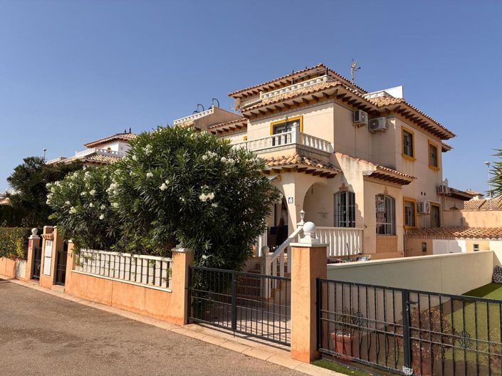 Image No.2-2 Bed Property for sale