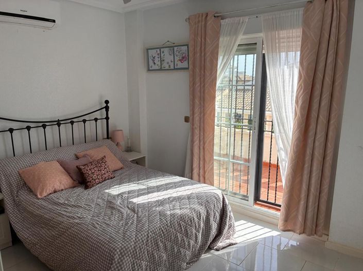 Image No.5-2 Bed Property for sale