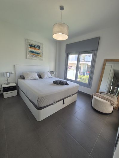Image No.8-2 Bed Bungalow for sale
