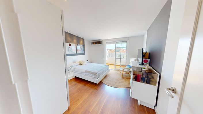 Image No.43-3 Bed Villa for sale