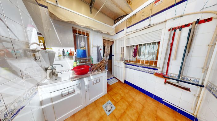 Image No.18-3 Bed Townhouse for sale