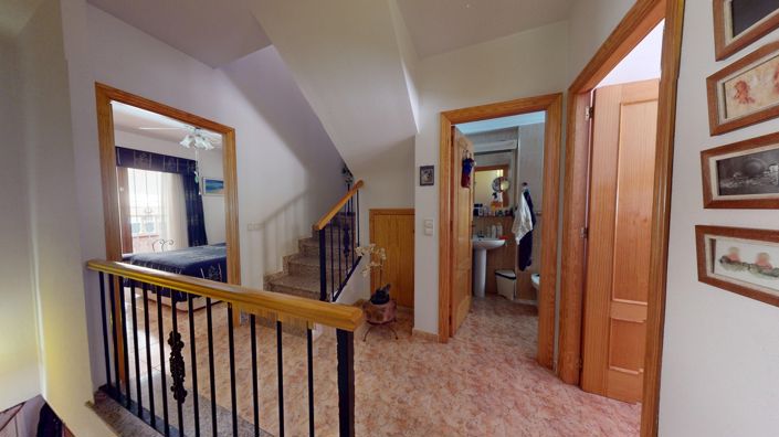 Image No.19-3 Bed Townhouse for sale