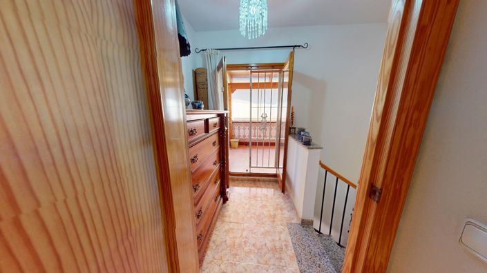 Image No.30-3 Bed Townhouse for sale