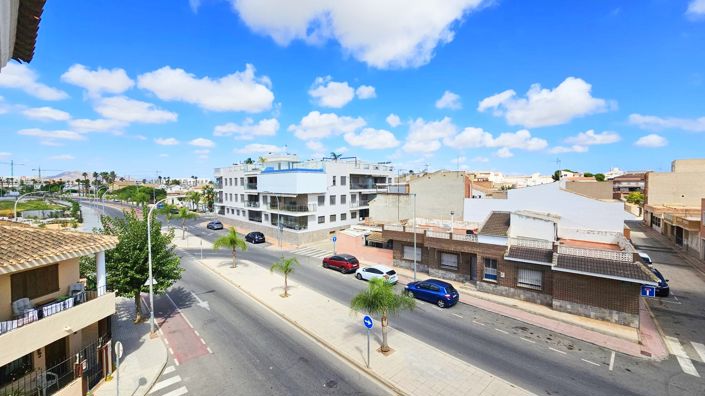 Image No.40-3 Bed Townhouse for sale