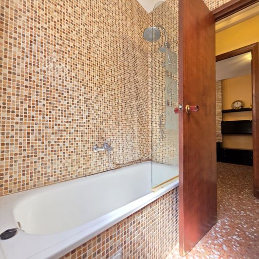 Image No.39-4 Bed Apartment for sale