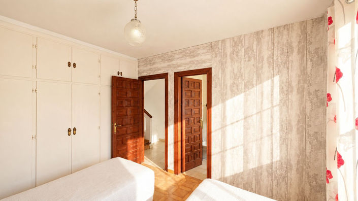Image No.21-3 Bed House for sale