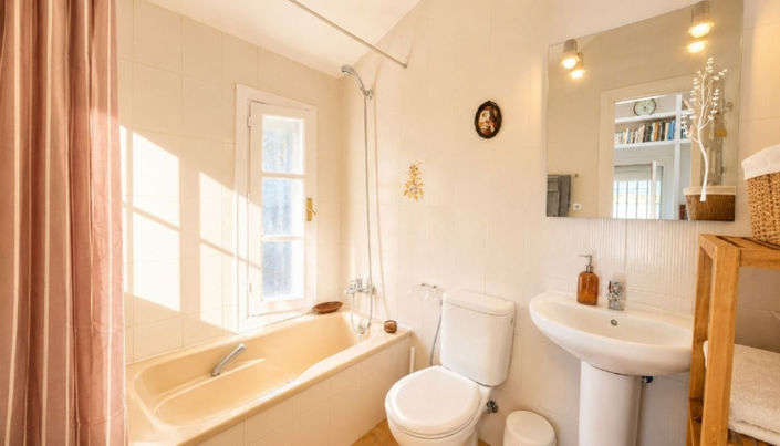 Image No.31-3 Bed House for sale