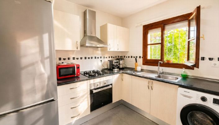 Image No.8-3 Bed Villa for sale