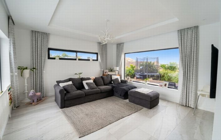 Image No.18-4 Bed Villa for sale