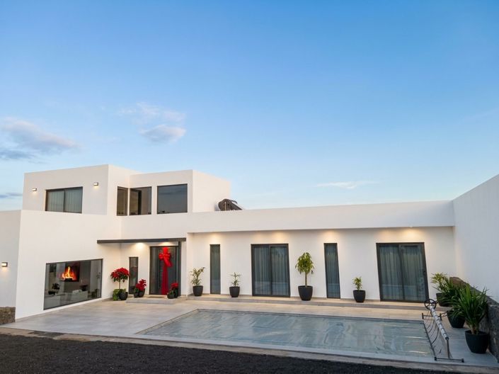 Image No.2-4 Bed Villa for sale